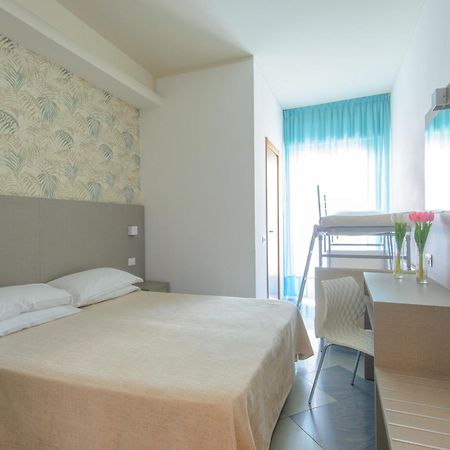רימיני Hotel Christian מראה חיצוני תמונה