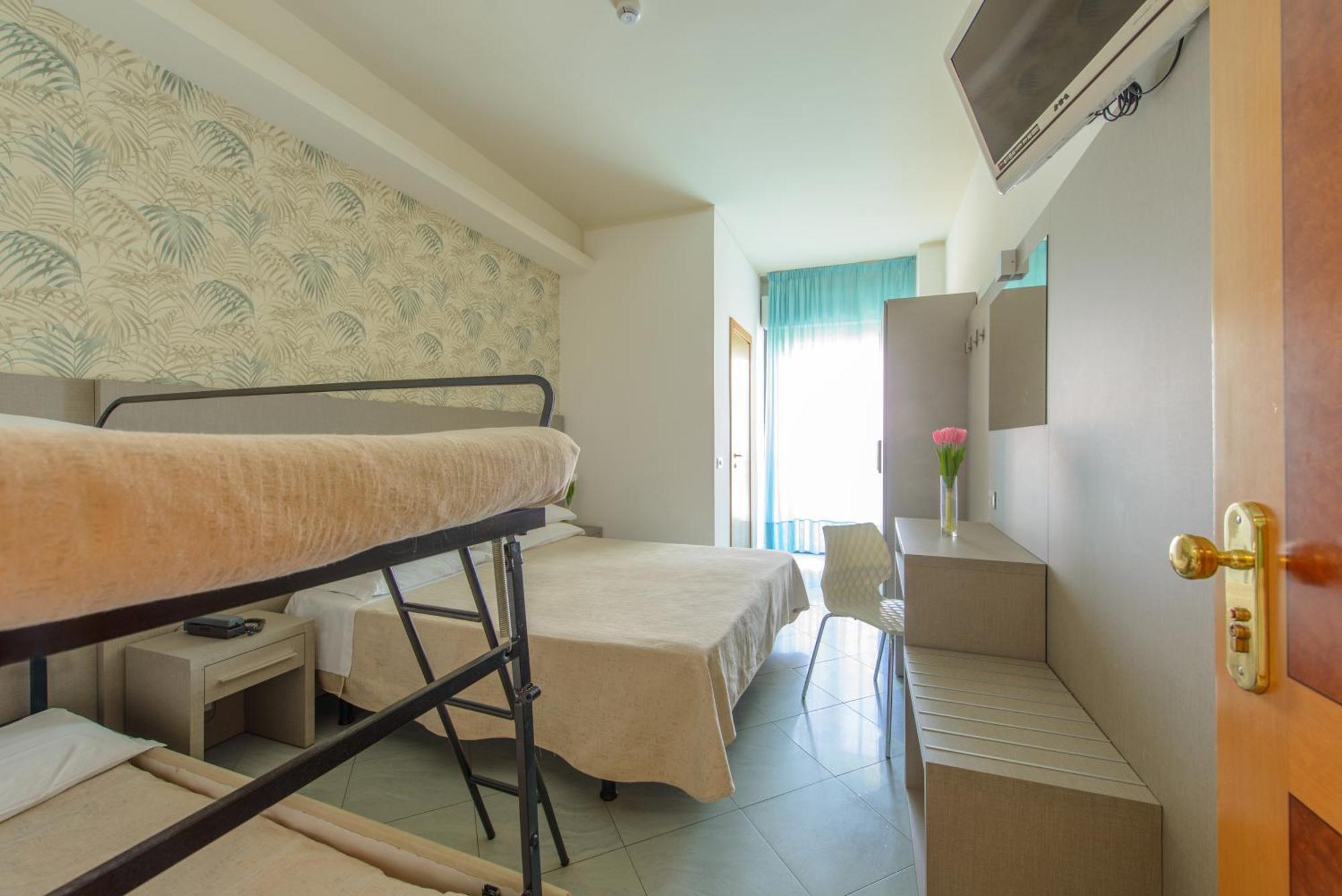 רימיני Hotel Christian מראה חיצוני תמונה