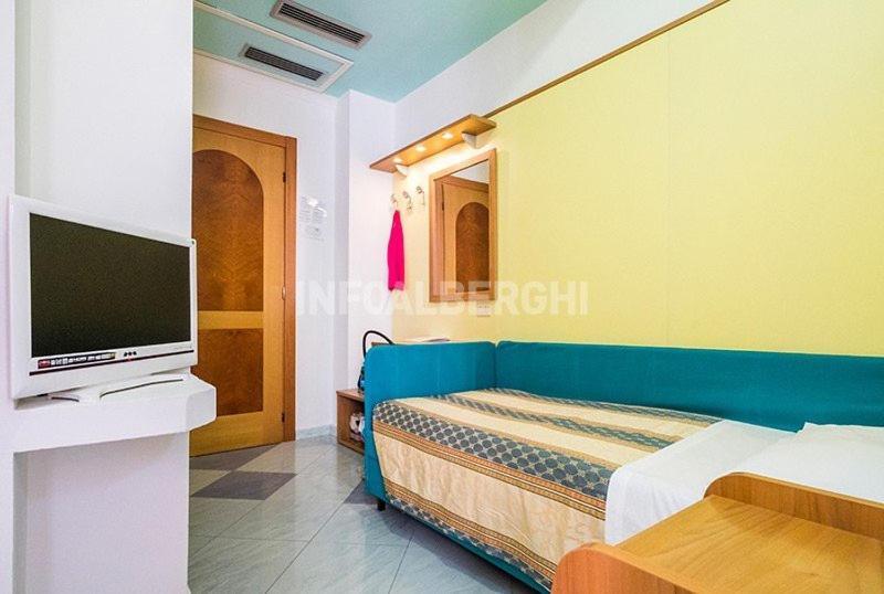 רימיני Hotel Christian מראה חיצוני תמונה