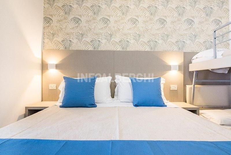 רימיני Hotel Christian מראה חיצוני תמונה