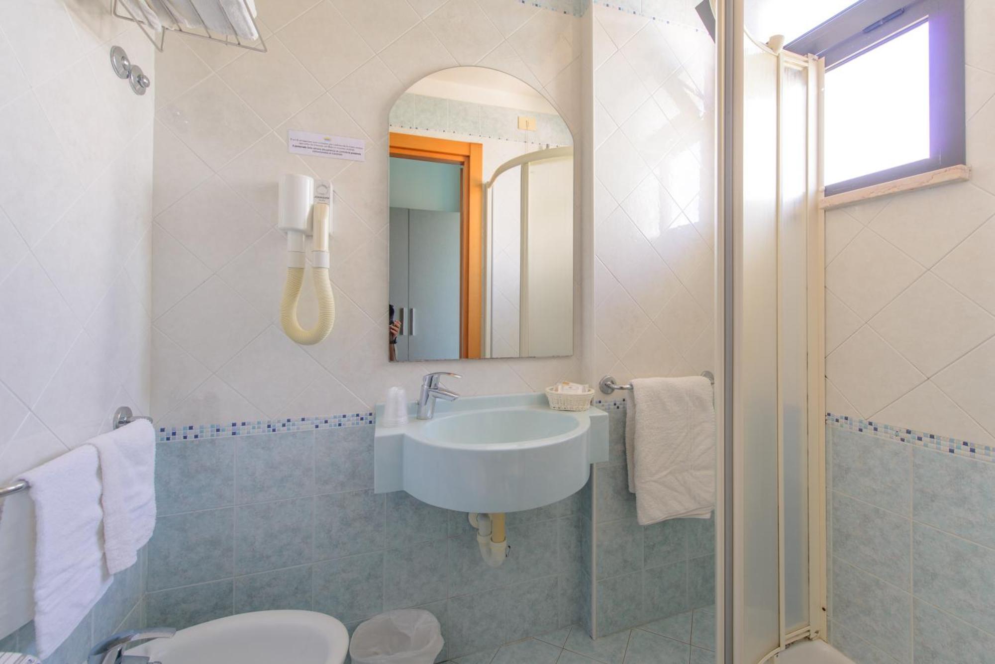 רימיני Hotel Christian מראה חיצוני תמונה