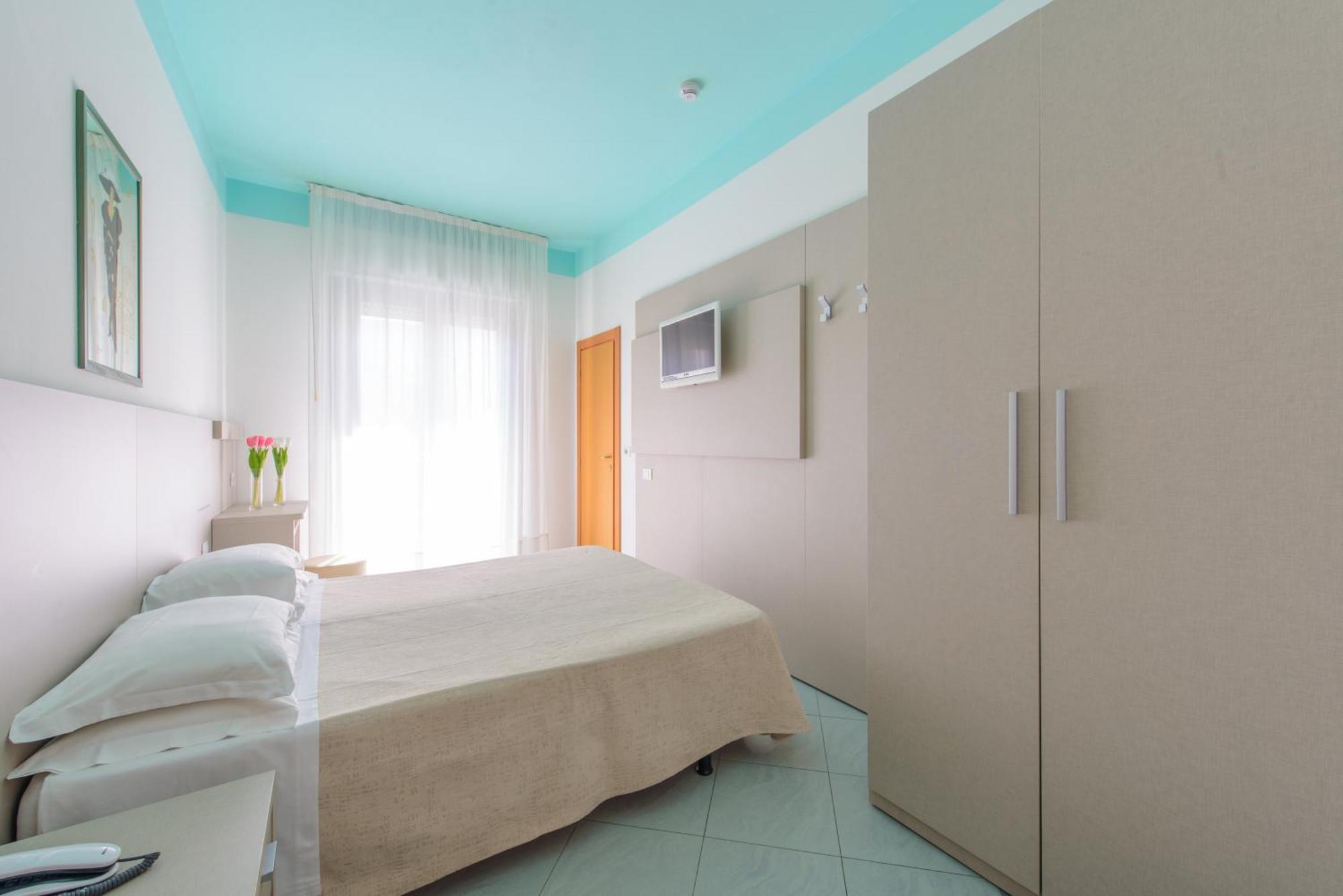 רימיני Hotel Christian מראה חיצוני תמונה