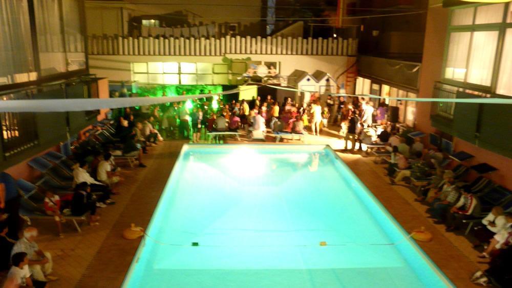 רימיני Hotel Christian מראה חיצוני תמונה