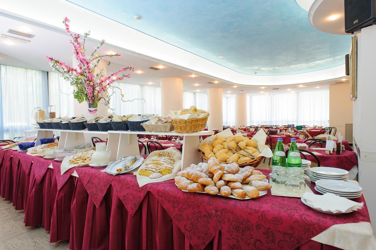 רימיני Hotel Christian מראה חיצוני תמונה