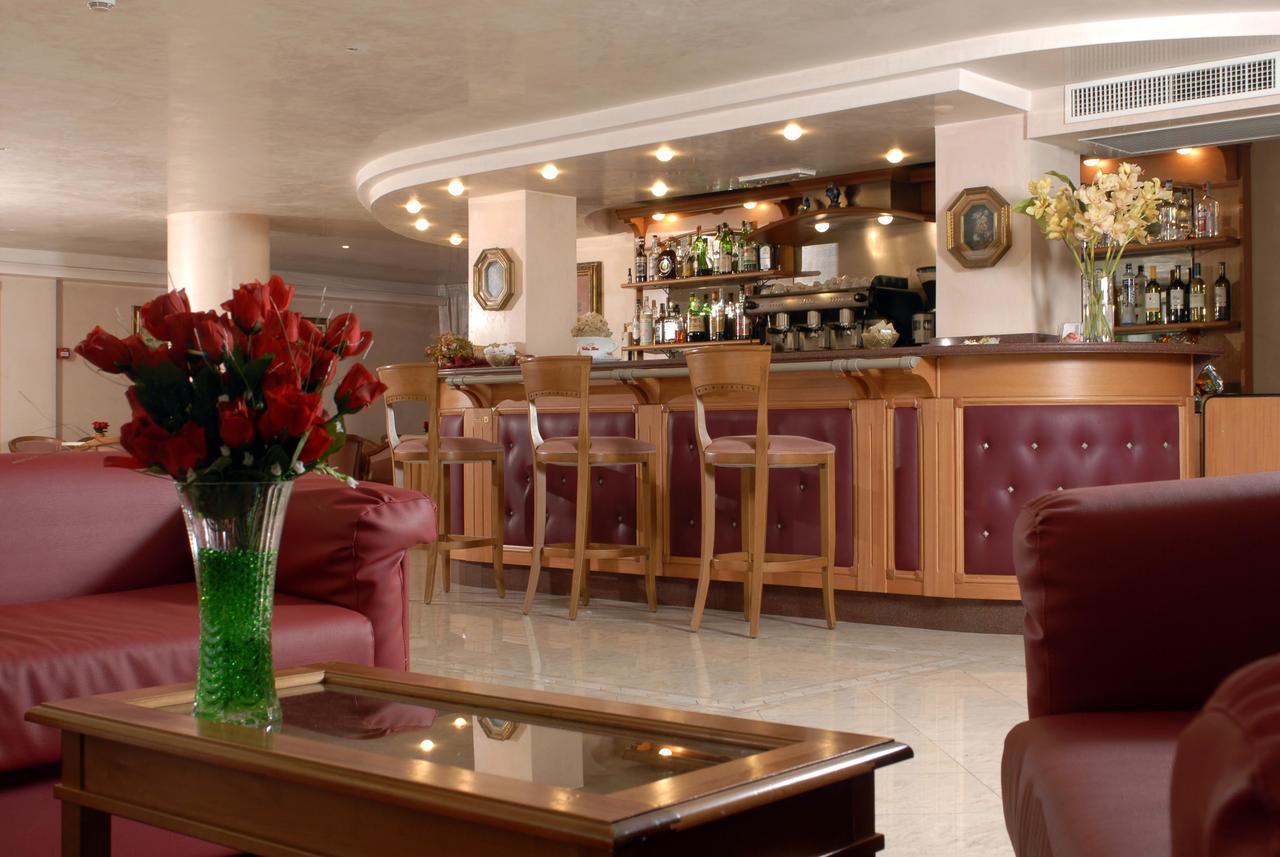 רימיני Hotel Christian מראה חיצוני תמונה