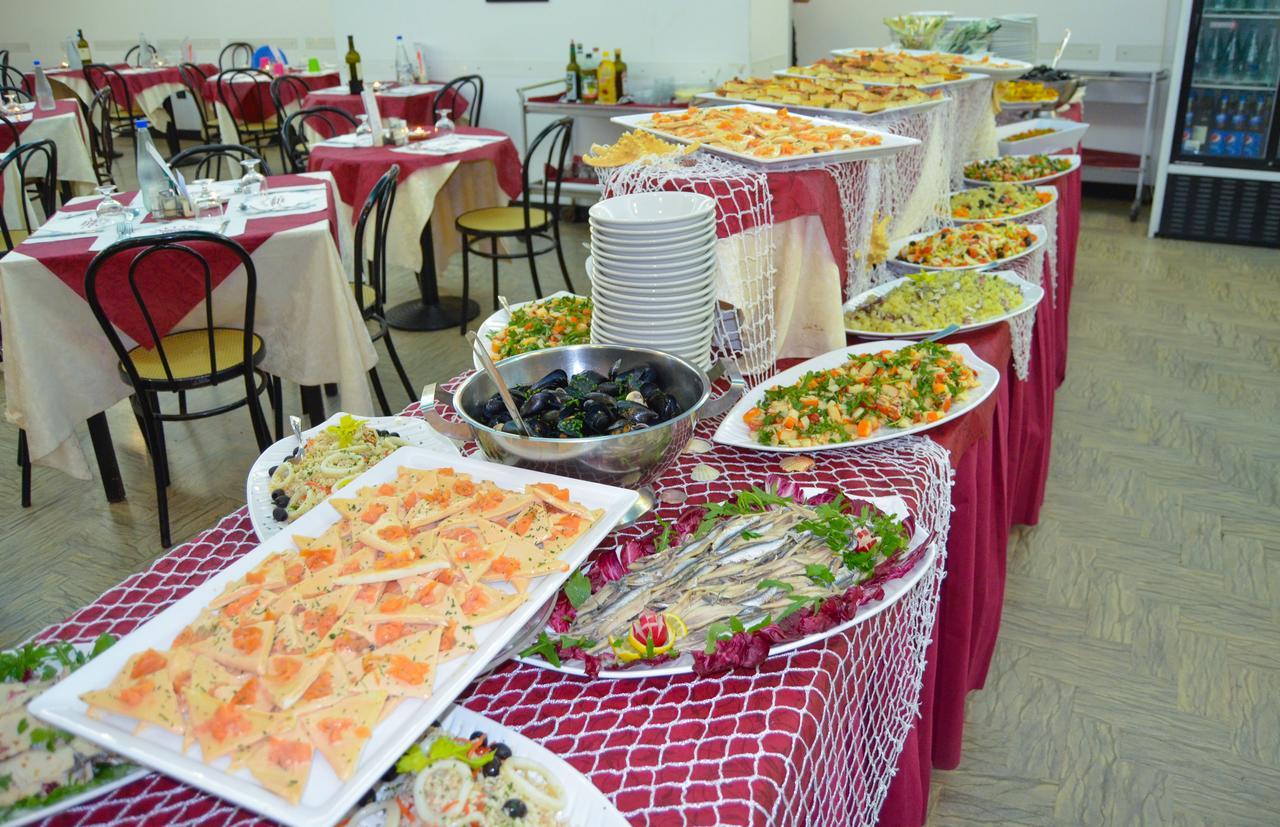 רימיני Hotel Christian מראה חיצוני תמונה